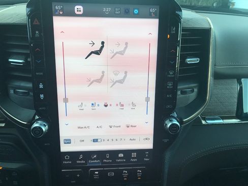 Used 2025 RAM 2500 Limited image 33