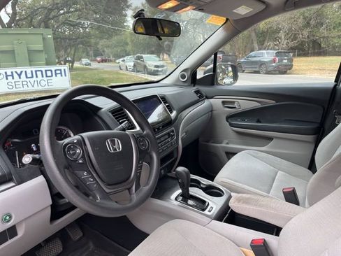 Used 2017 Honda Pilot EX image 10