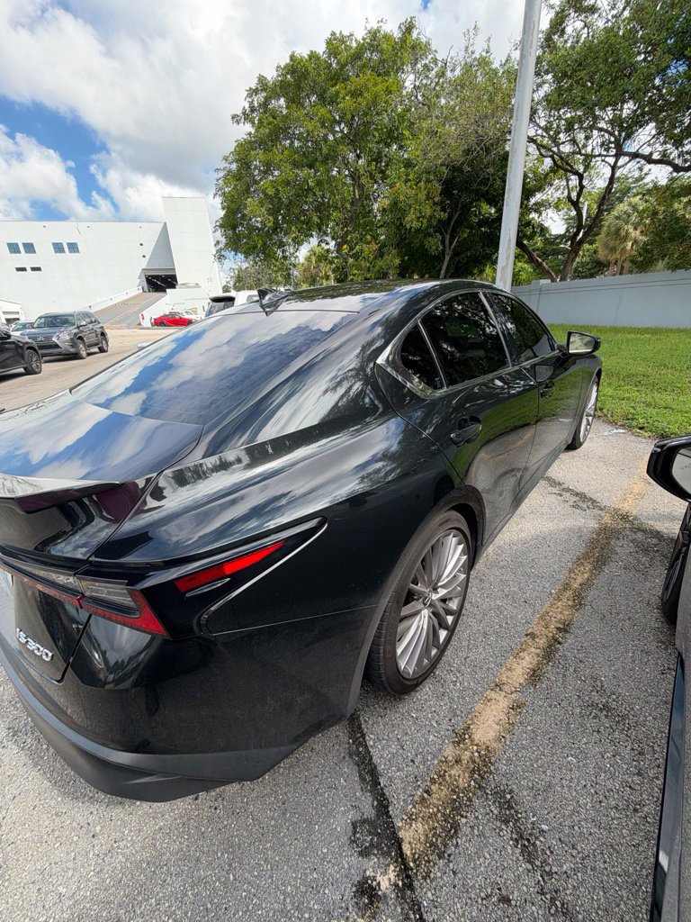 Certified 2022 Lexus IS 300 w/ Premium Package RWD image 5