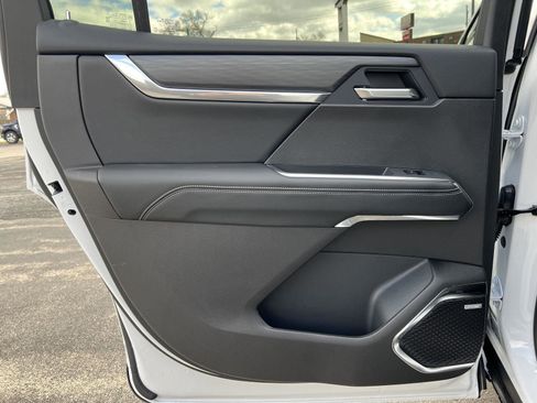 New 2026 GMC Acadia Elevation image 19