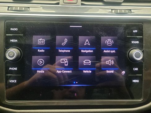Used 2023 Volkswagen Tiguan SE FWD image 25