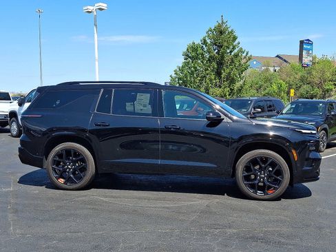 Used 2024 Chevrolet Traverse RS FWD image 7