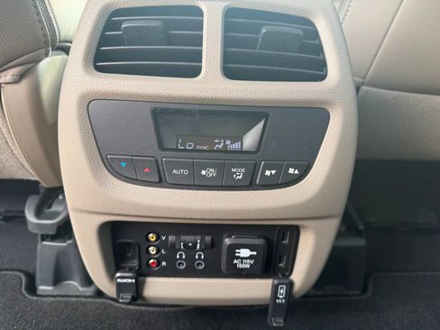 Used 2017 Honda Pilot Touring image 19