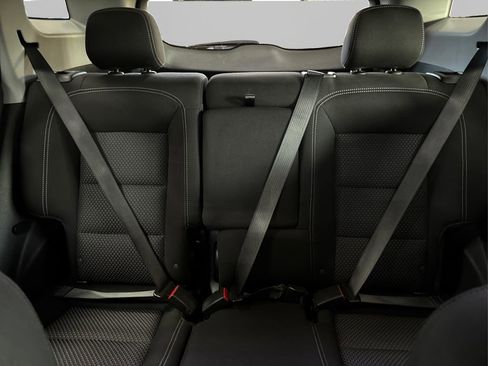 Used 2024 GMC Terrain SLE w/ Driver Convenience Package image 18