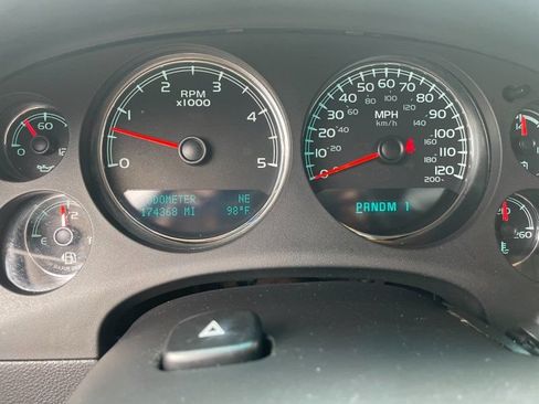 Used 2011 GMC Sierra 2500 Denali AWD/4WD image 11