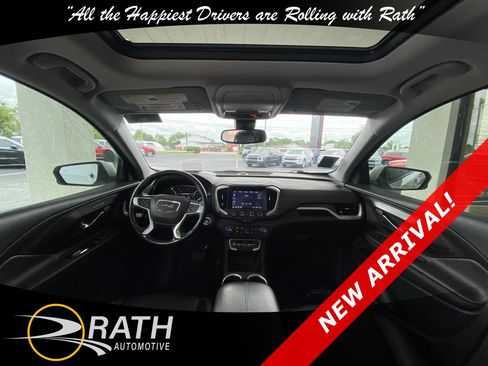 Used 2022 GMC Terrain SLT w/ Tech Package FWD image 18