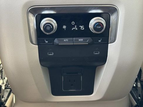 Used 2021 GMC Yukon Denali AWD/4WD image 18