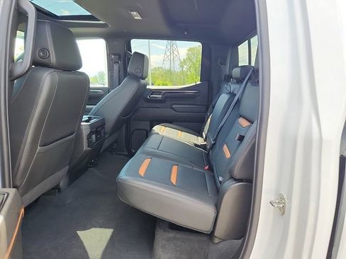 Certified 2022 GMC Sierra 1500 AT4 w/ AT4 Premium Package AWD/4WD image 10