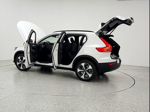 New 2026 Volvo XC40 B5 Plus w/ Protection Package Premier AWD/4WD image 12