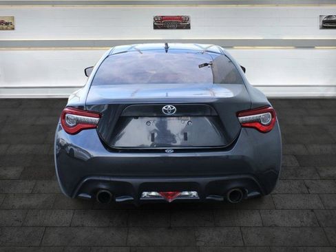 Used 2017 Toyota 86 image 6
