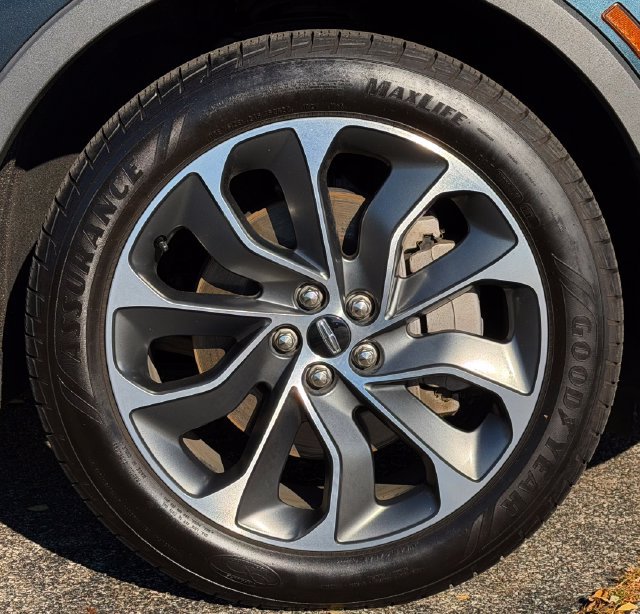 Used 2022 Lincoln Nautilus Reserve AWD/4WD image 17