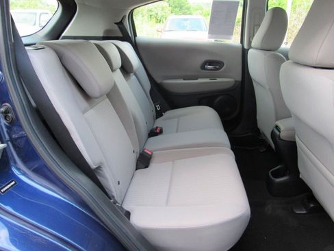 Used 2017 Honda HR-V LX image 7
