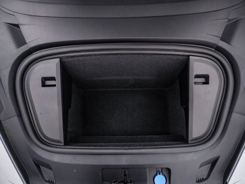 New 2026 Porsche Taycan image 29