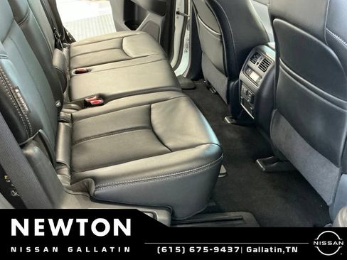 Used 2019 Nissan Pathfinder Platinum FWD image 22