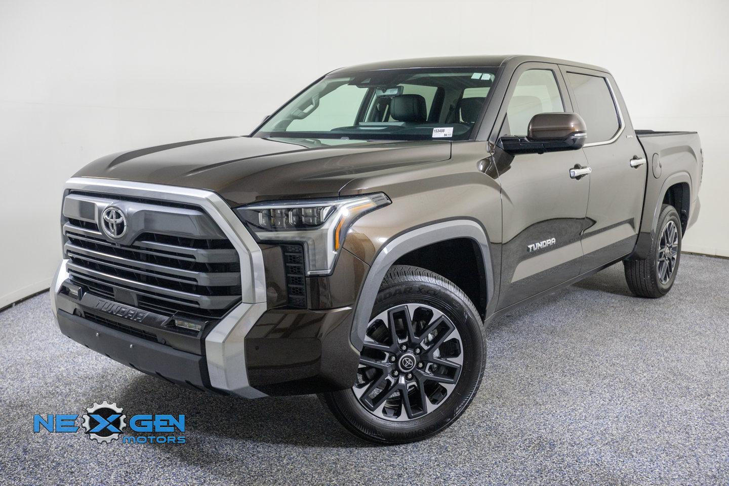 Used 2024 Toyota Tundra Limited AWD/4WD image 4