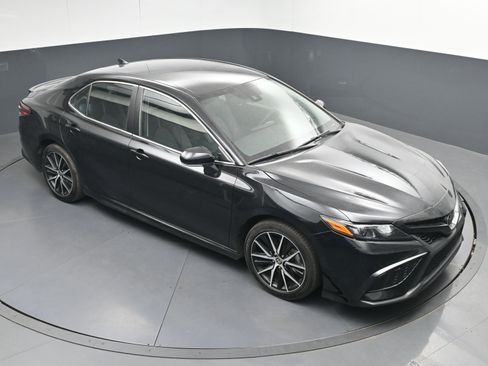 Certified 2023 Toyota Camry SE image 32