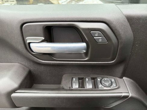 Used 2021 Chevrolet Silverado 2500 Custom w/ Custom Value Package image 22