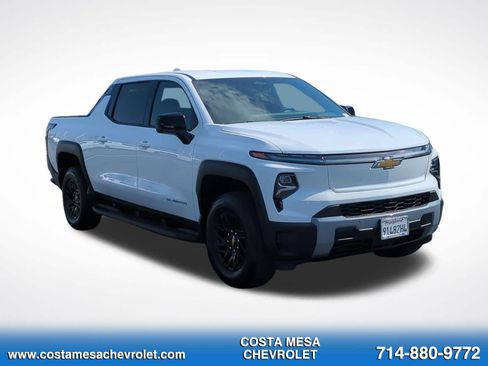 Used 2026 Chevrolet Silverado EV LT AWD/4WD image 3