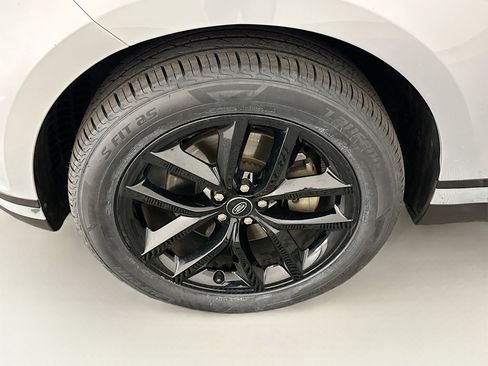 Used 2024 Land Rover Range Rover Velar S image 11