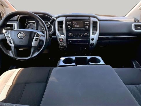 Used 2017 Nissan Titan SV AWD/4WD image 14