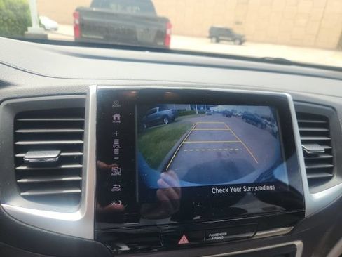 Used 2017 Honda Pilot EX image 8