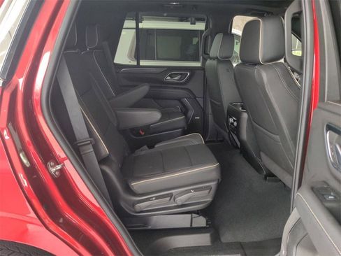 Certified 2024 GMC Yukon SLT w/ SLT Luxury Package image 29