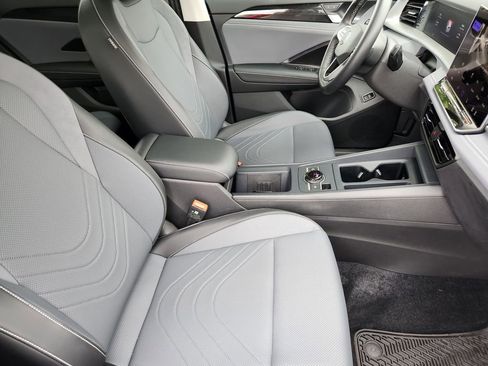 New 2025 Volkswagen Tiguan SE AWD/4WD image 5