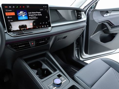 New 2026 Volkswagen Tiguan SE image 61