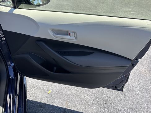 New 2025 Toyota Corolla LE image 34