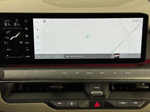 Used 2024 Kia EV9 Land image 25