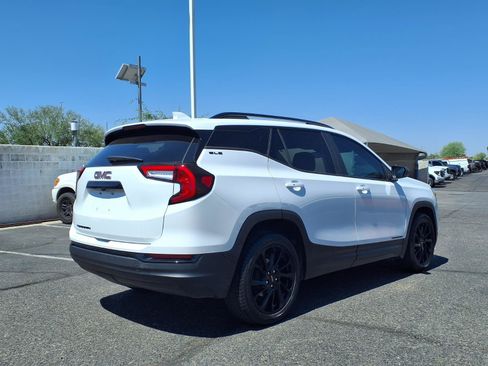 Used 2023 GMC Terrain SLE w/ Driver Convenience Package FWD image 5