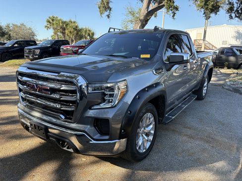 Used 2020 GMC Sierra 1500 SLE w/ SLE Value Package image 3