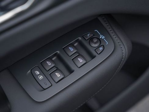 New 2026 Volvo XC60 B5 Plus w/ Protection Package Premier image 37