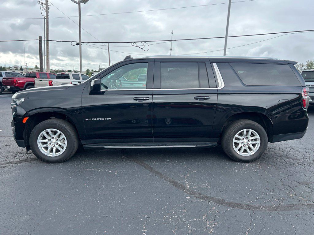 Used 2024 Chevrolet Suburban LT AWD/4WD image 8