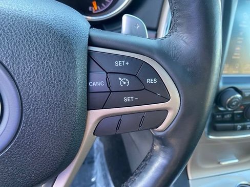 Used 2015 Jeep Grand Cherokee Limited w/ Luxury Group II AWD/4WD image 22