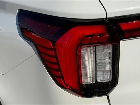 New 2026 Ford Explorer Active w/ Active Comfort Package image 14