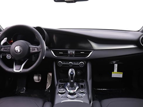 New 2025 Alfa Romeo Giulia AWD image 8