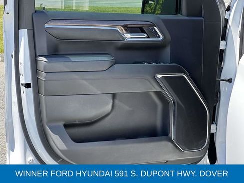 Used 2024 Chevrolet Silverado 1500 LT AWD/4WD image 9