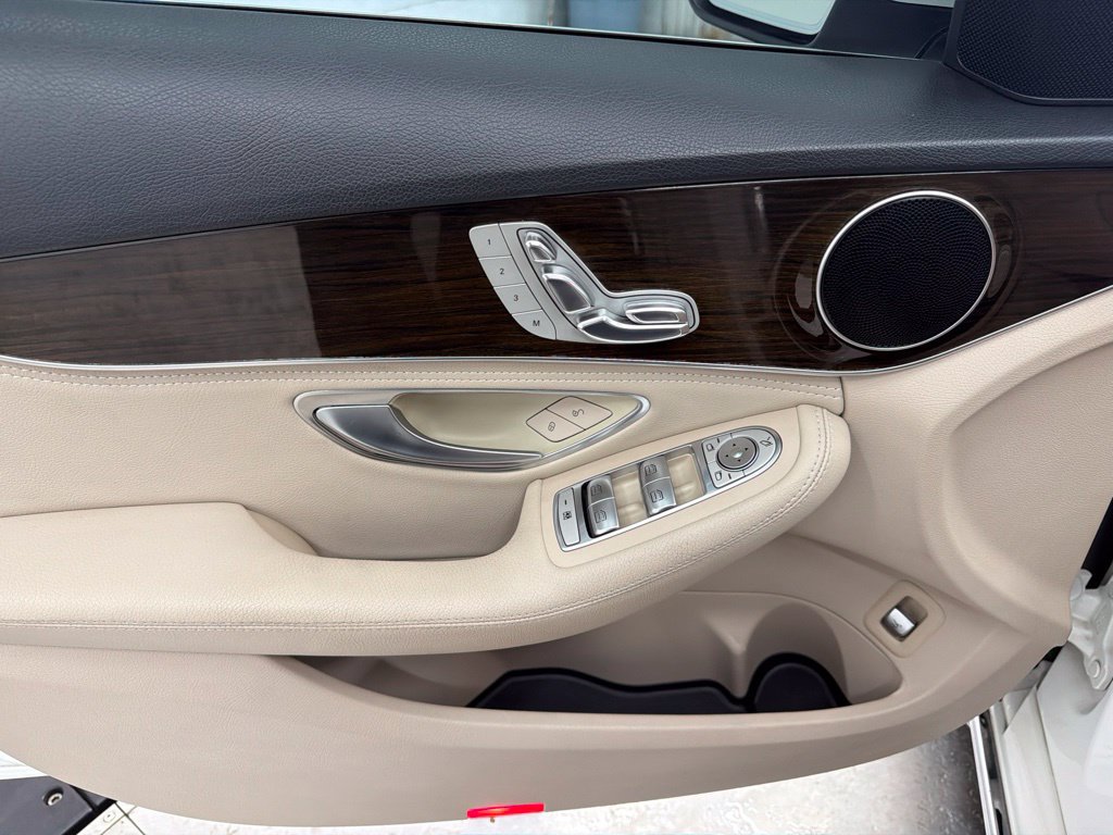 Used 2015 Mercedes-Benz C 300 Sedan image 20
