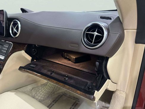 Used 2018 Mercedes-Benz SL 550 image 33
