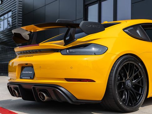 Certified 2025 Porsche 718 Cayman GT4 RS RWD image 21