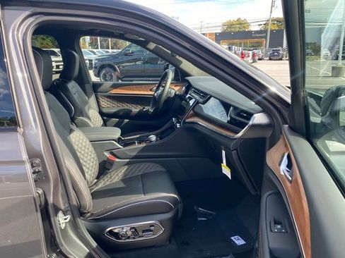 New 2025 Jeep Grand Cherokee L Summit AWD/4WD image 27
