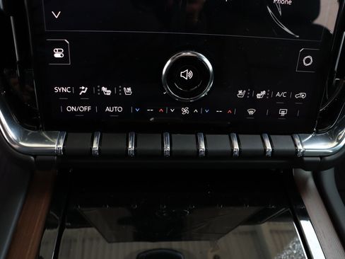 New 2026 GMC Yukon Denali w/ Sun & Power Step Package image 15