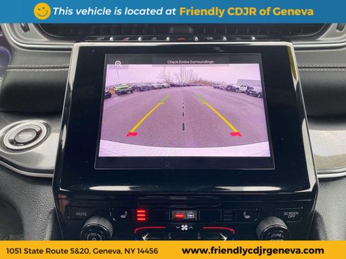 Used 2023 Jeep Grand Cherokee L Laredo image 17