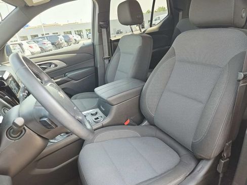 Used 2023 Chevrolet Traverse LT AWD/4WD image 7