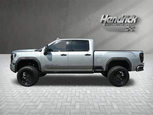 Used 2025 GMC Sierra 2500 Denali Ultimate AWD/4WD image 6