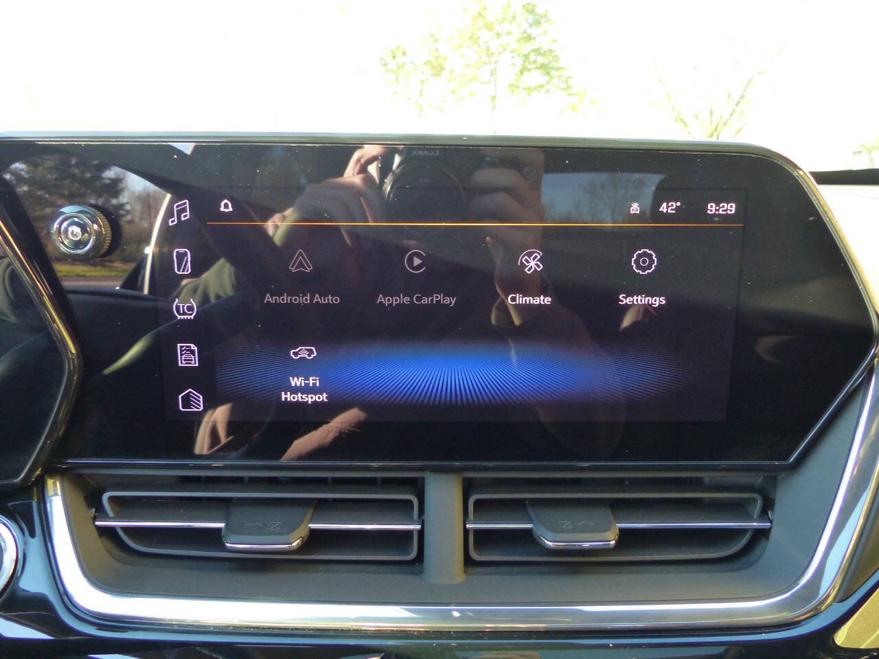 Used 2026 Chevrolet Trax RS w/ Sunroof Package FWD image 33