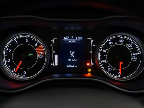 Used 2020 Jeep Cherokee Latitude image 17