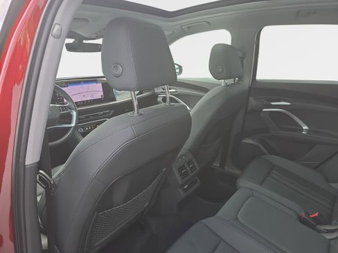 Certified 2025 Audi Q5 Premium w/ Convenience Package AWD/4WD image 10