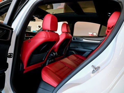 Used 2023 Alfa Romeo Stelvio Veloce image 19
